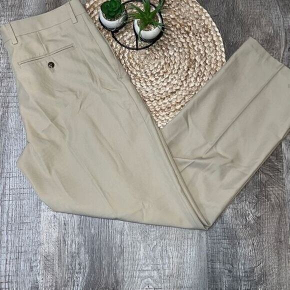 Walter Hagen Other - Walter Hagen mens flat front khaki golf pants size 34x32 NWOT